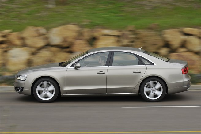 https://wcar.sets.lv/cars/Audi/A8 sedans/cb752b31ce73cf99b896e544710b788b.jpg